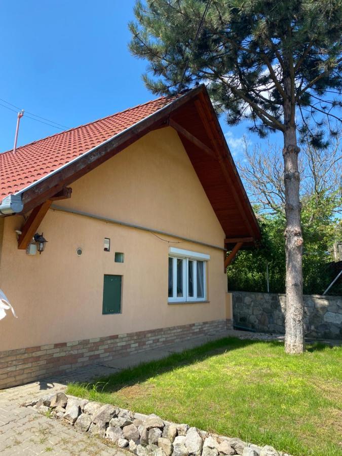 Vityesz Vendeghaz ** Apartment Chl'aba Екстериор снимка