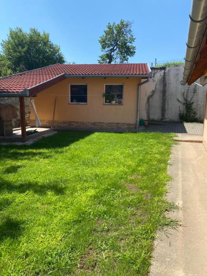 Vityesz Vendeghaz ** Apartment Chl'aba Екстериор снимка
